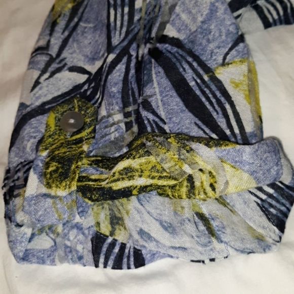 Hearts of Palm Woman Sheer‎ Burnout Button Up Shirt - Picture 7 of 8